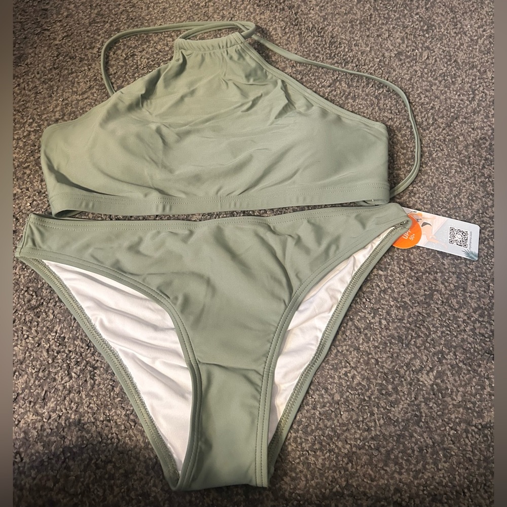 Green Halter High Neck Bikini Swimsuit Set